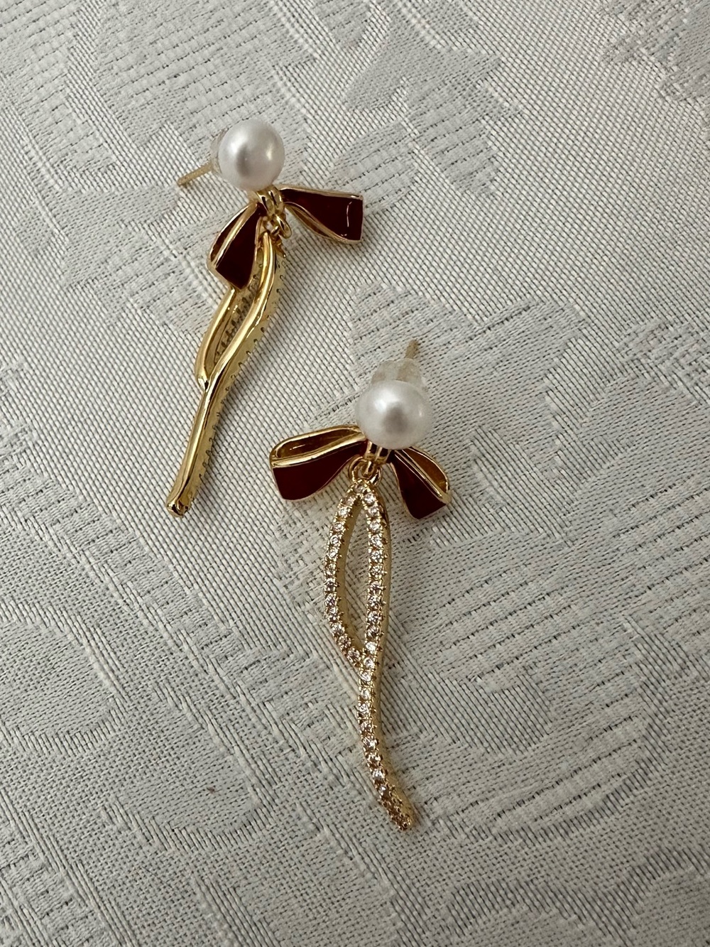 Freshwater Pearl & 14k Gold plated Ribbon Drop Earrings